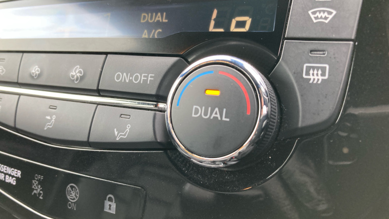 Nissan Qashqai 1.3 DiG-T 160 Tekna+ 5dr Petrol Hatchback